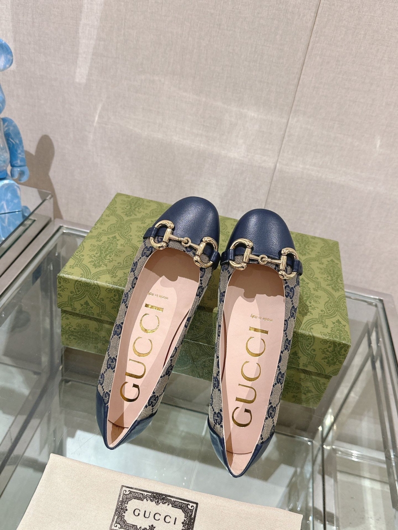 Gucci Flat Shoes